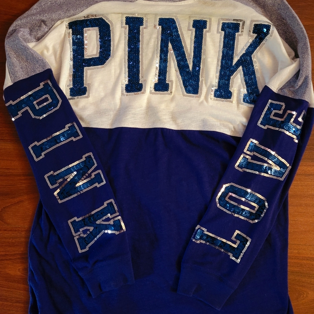 🚫SOLD🚫 VS PINK bling crew shirt